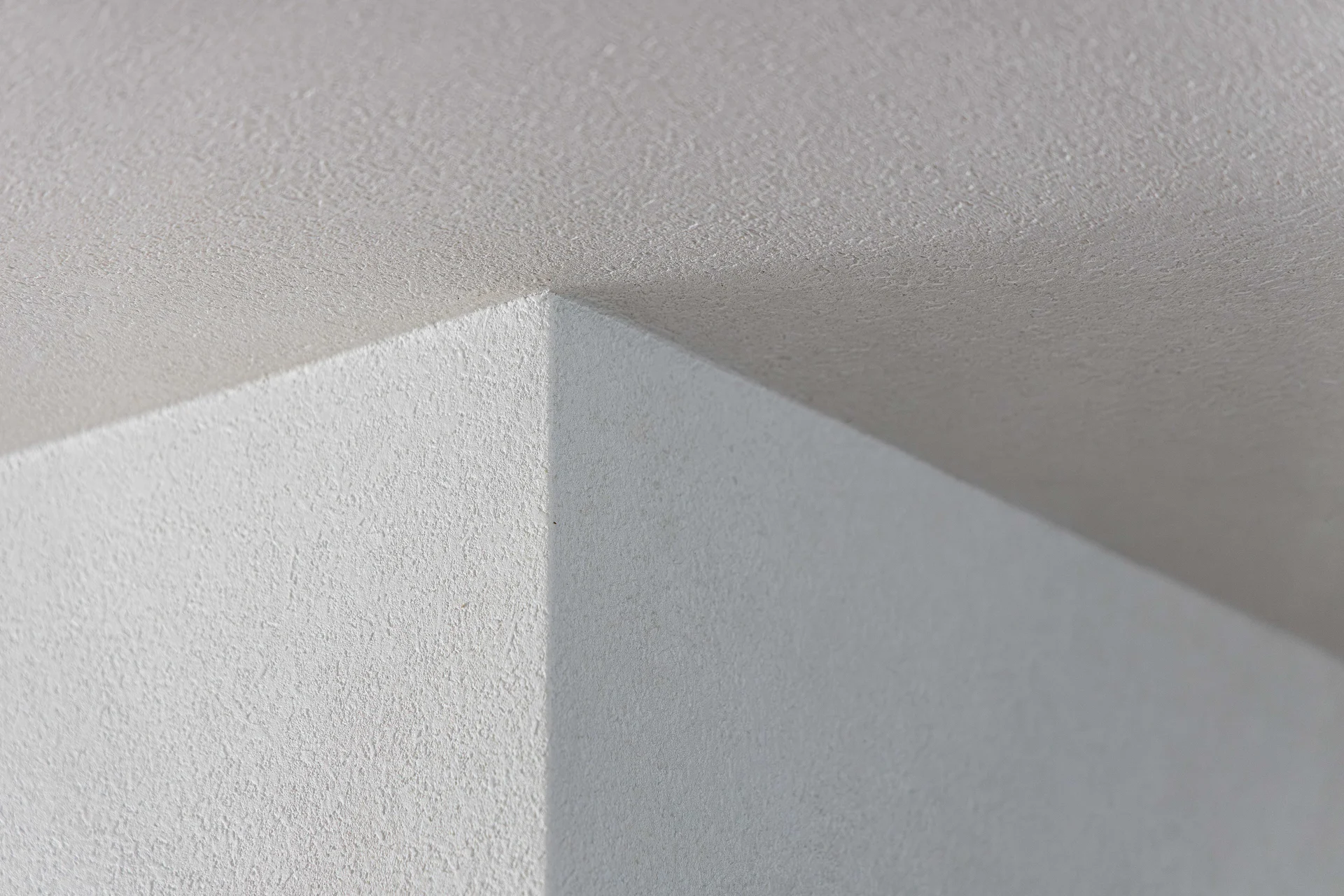 Wall and ceiling finish junction