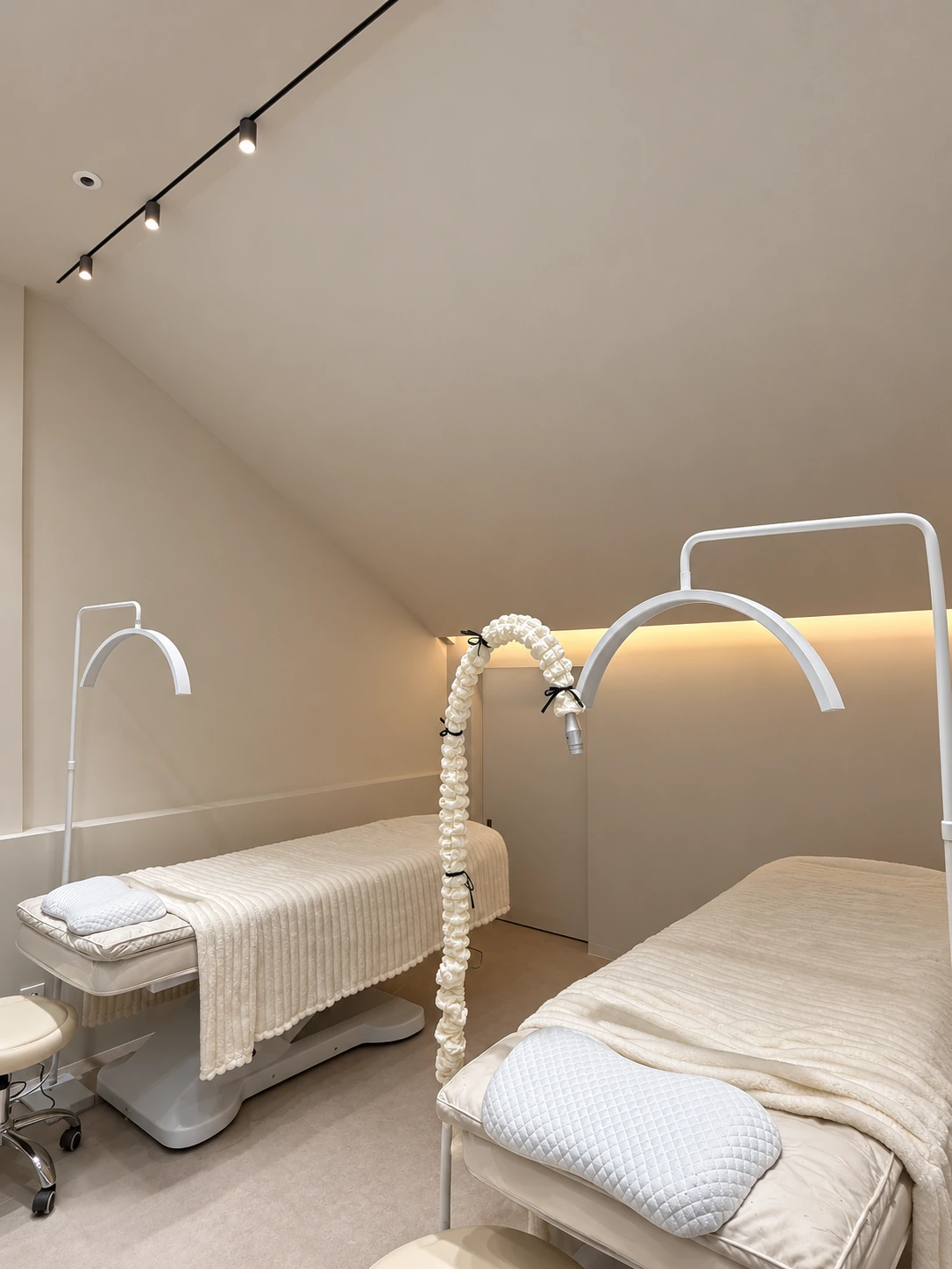 Treatment beds and indirect lighting